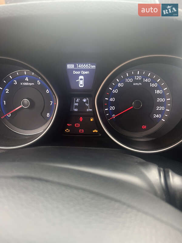 Хэтчбек Hyundai i30 2013 в Царичанке