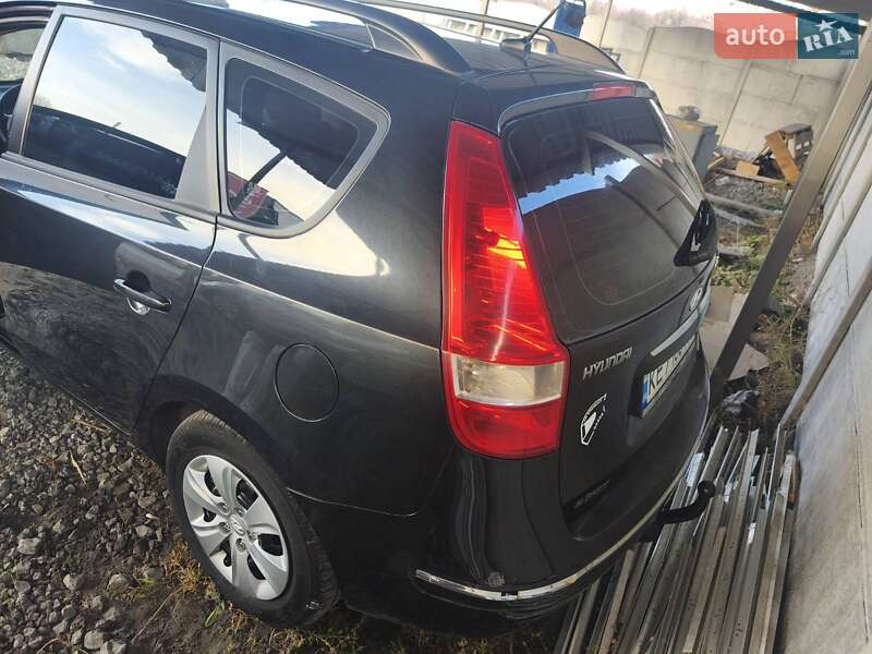 Универсал Hyundai i30 2008 в Каменском