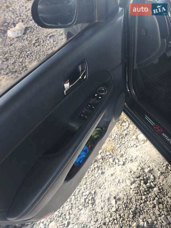 Универсал Hyundai i30 2008 в Каменском