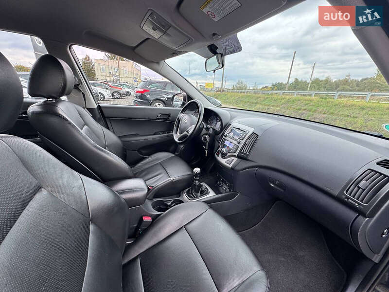 Універсал Hyundai i30 2009 в Стрию фото 29 Універсал Hyundai i30 2009 в Стрию