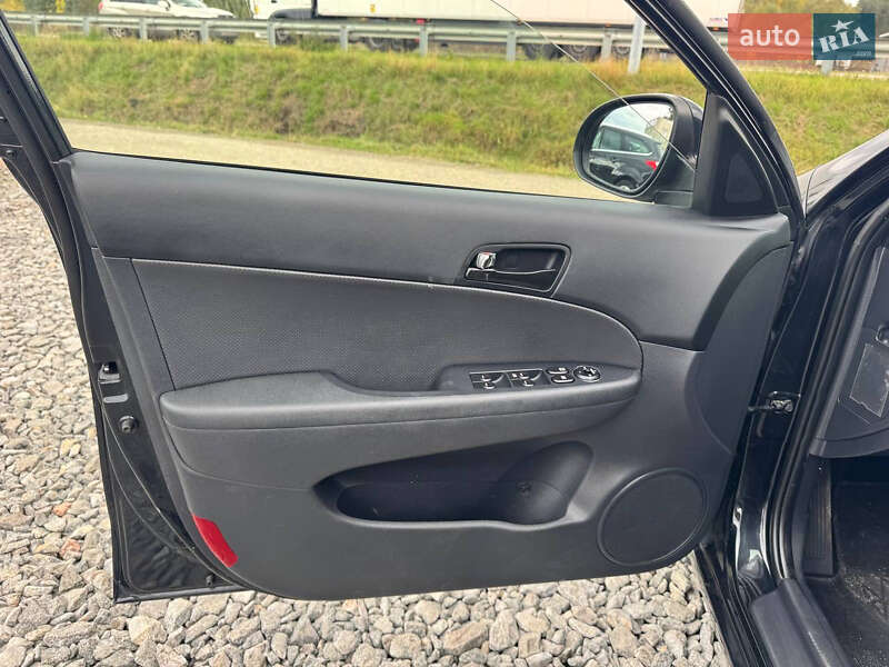 Універсал Hyundai i30 2009 в Стрию фото 47 Універсал Hyundai i30 2009 в Стрию