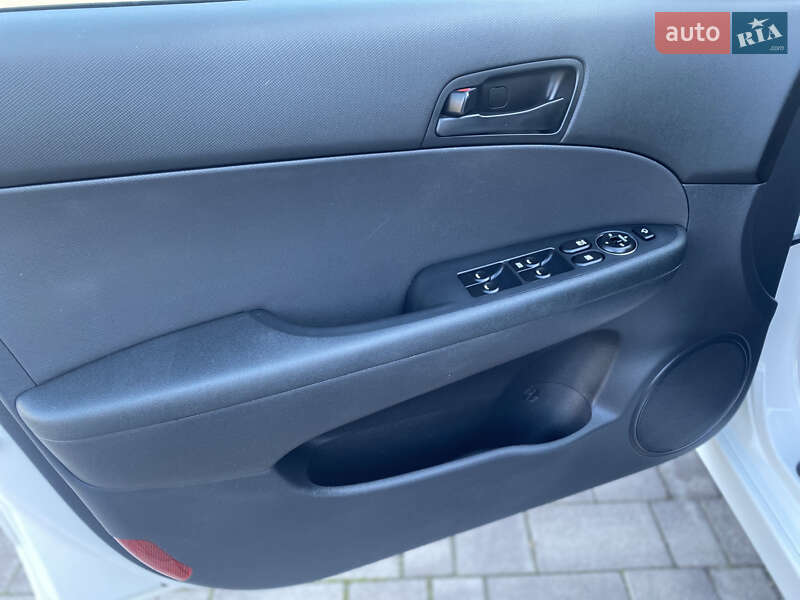 Хэтчбек Hyundai i30 2011 в Виннице фото 17 Хэтчбек Hyundai i30 2011 в Виннице