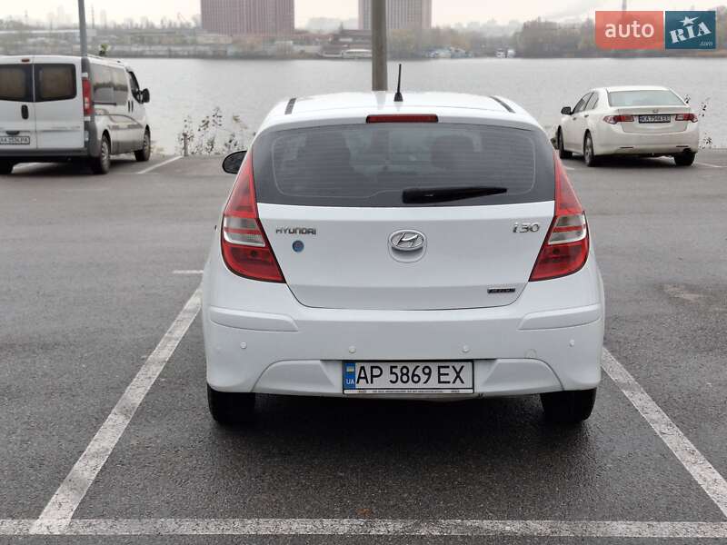 Хэтчбек Hyundai i30 2011 в Киеве