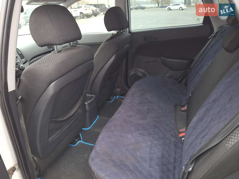 Хэтчбек Hyundai i30 2011 в Киеве