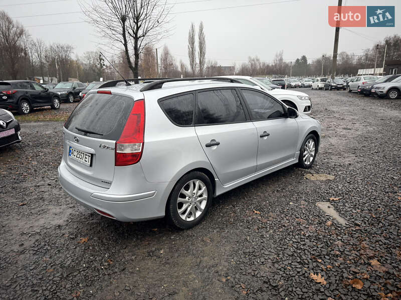 Универсал Hyundai i30 2011 в Луцке фото 13 Универсал Hyundai i30 2011 в Луцке