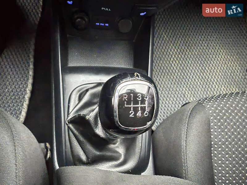 Универсал Hyundai i30 2011 в Луцке фото 23 Универсал Hyundai i30 2011 в Луцке