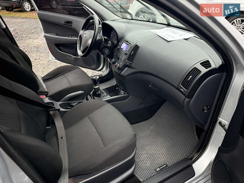 Универсал Hyundai i30 2011 в Луцке фото 29 Универсал Hyundai i30 2011 в Луцке