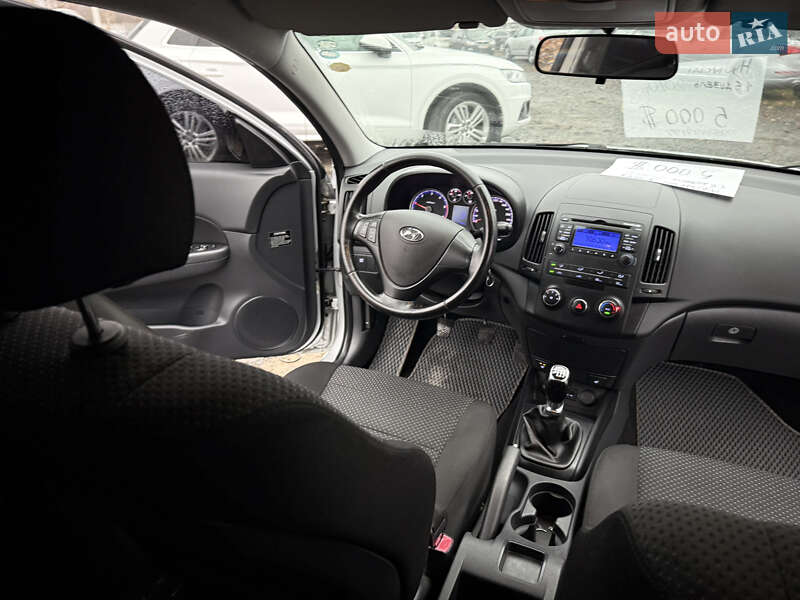 Универсал Hyundai i30 2011 в Луцке фото 31 Универсал Hyundai i30 2011 в Луцке