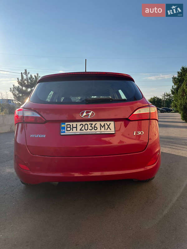 Универсал Hyundai i30 2013 в Одессе