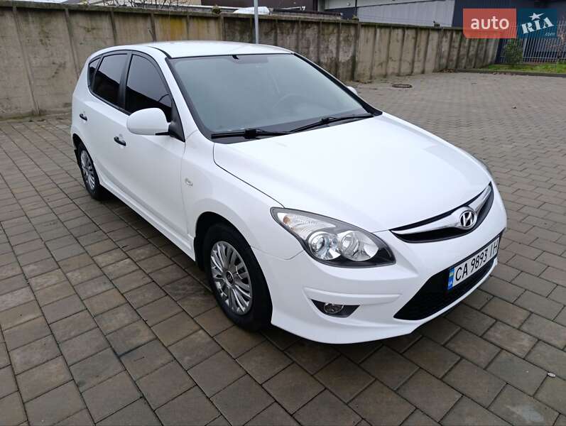 Хэтчбек Hyundai i30 2010 в Черкассах