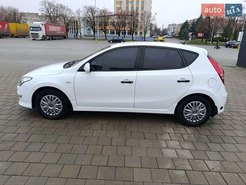 Хэтчбек Hyundai i30 2010 в Черкассах