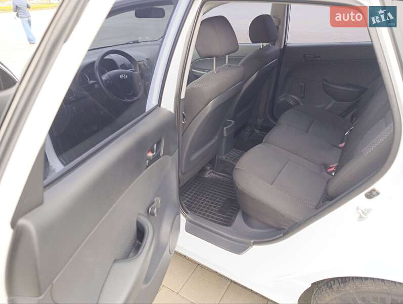 Хэтчбек Hyundai i30 2010 в Черкассах