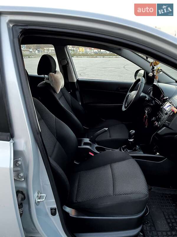 Хэтчбек Hyundai i30 2011 в Запорожье