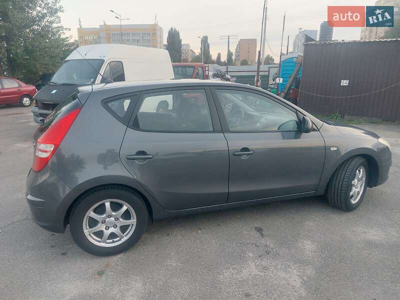 Хэтчбек Hyundai i30 2007 в Киеве