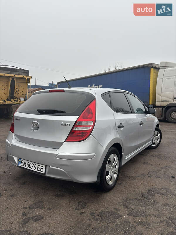 Хетчбек Hyundai i30 2011 в Сумах