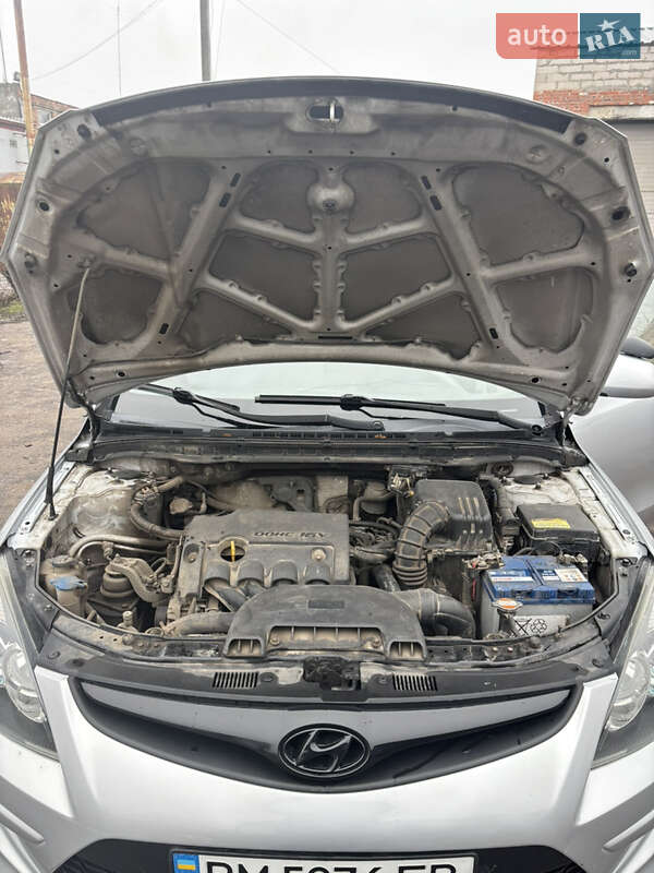 Хетчбек Hyundai i30 2011 в Сумах