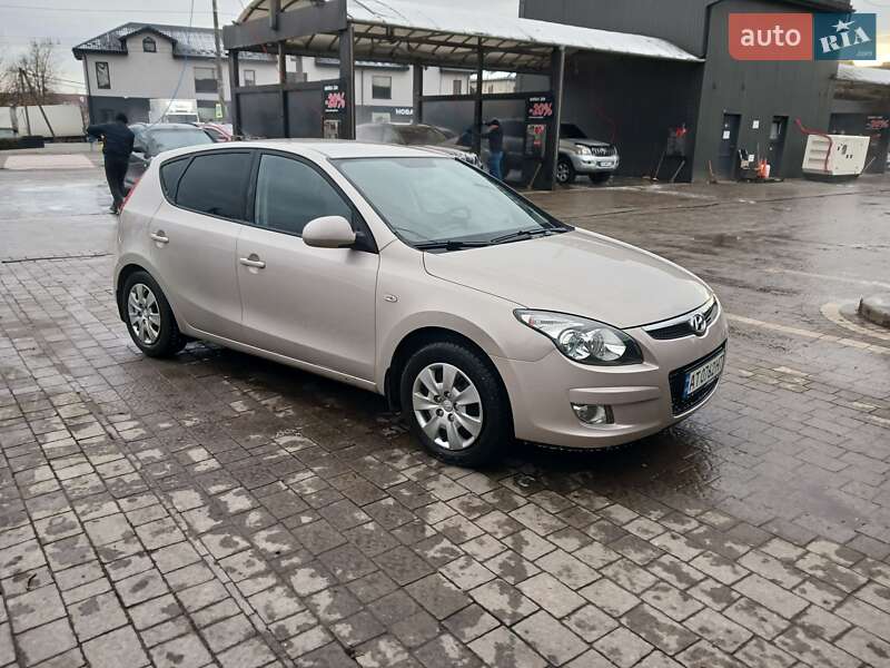 Хэтчбек Hyundai i30 2007 в Ивано-Франковске