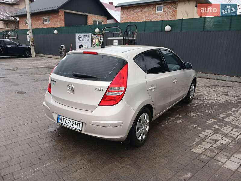 Хэтчбек Hyundai i30 2007 в Ивано-Франковске