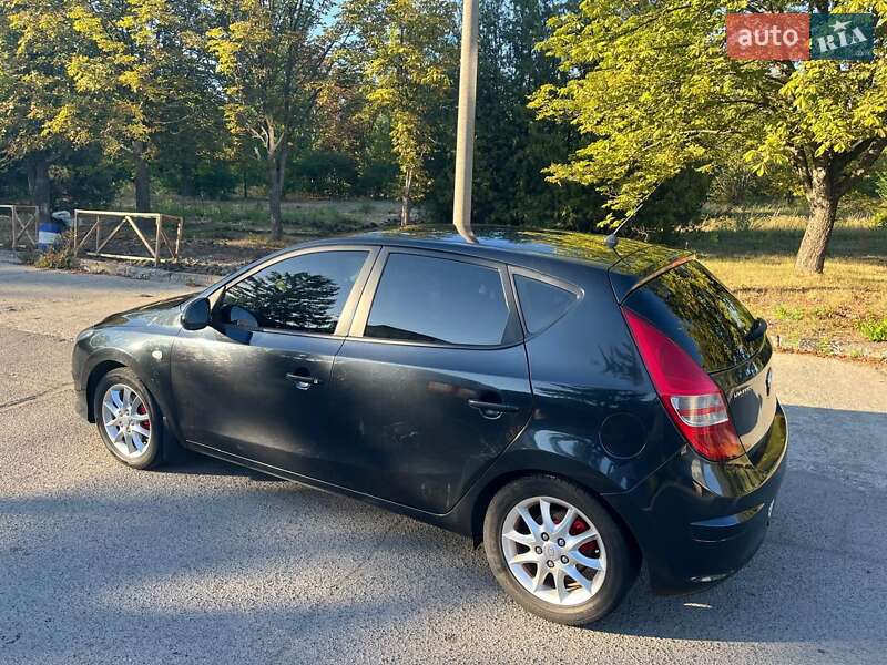 Хетчбек Hyundai i30 2010 в Кривому Розі