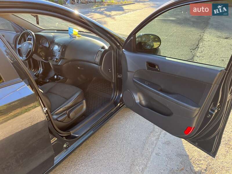 Хетчбек Hyundai i30 2010 в Кривому Розі