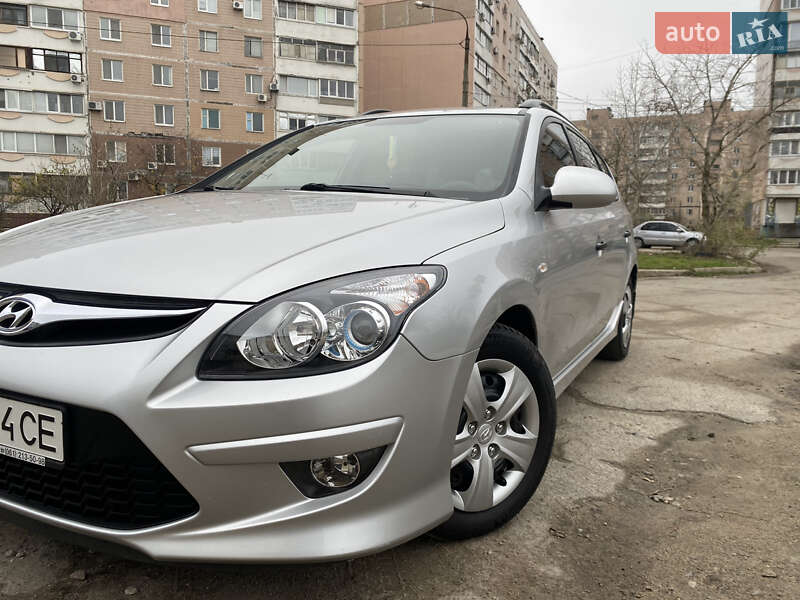 Універсал Hyundai i30 2012 в Запоріжжі