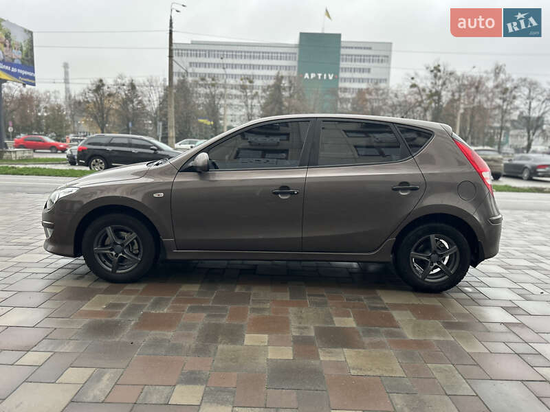 Хэтчбек Hyundai i30 2012 в Черкассах