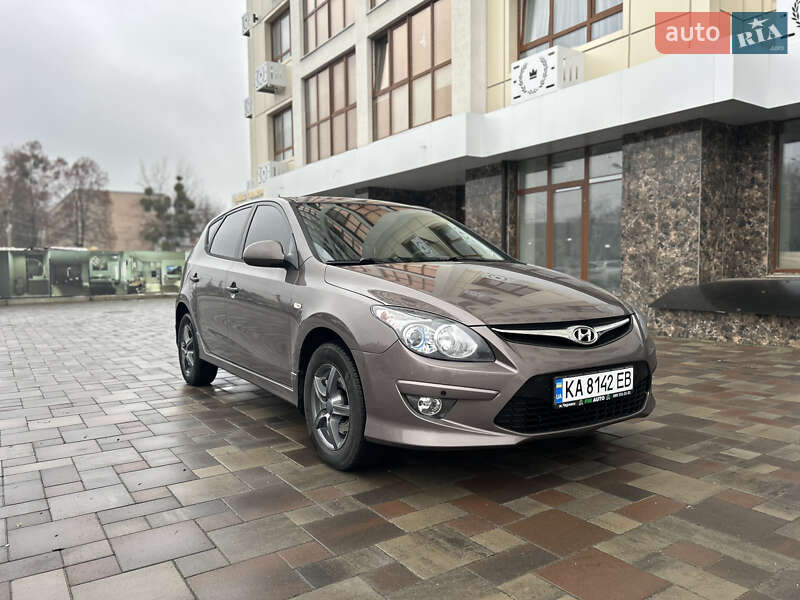 Хэтчбек Hyundai i30 2012 в Черкассах
