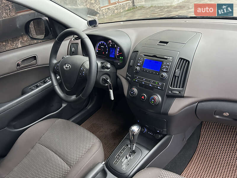 Хэтчбек Hyundai i30 2012 в Черкассах