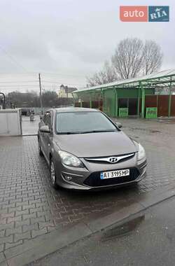 Хэтчбек Hyundai i30 2011 в Белогородке