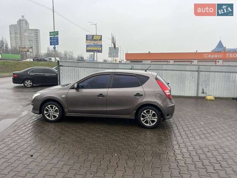 Хэтчбек Hyundai i30 2011 в Белогородке фото 8 Хэтчбек Hyundai i30 2011 в Белогородке