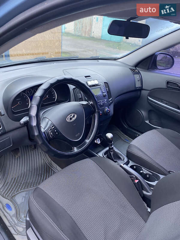 Хэтчбек Hyundai i30 2008 в Вольногорске фото 10 Хэтчбек Hyundai i30 2008 в Вольногорске