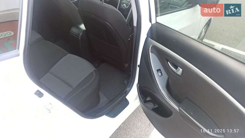 Универсал Hyundai i30 2014 в Броварах