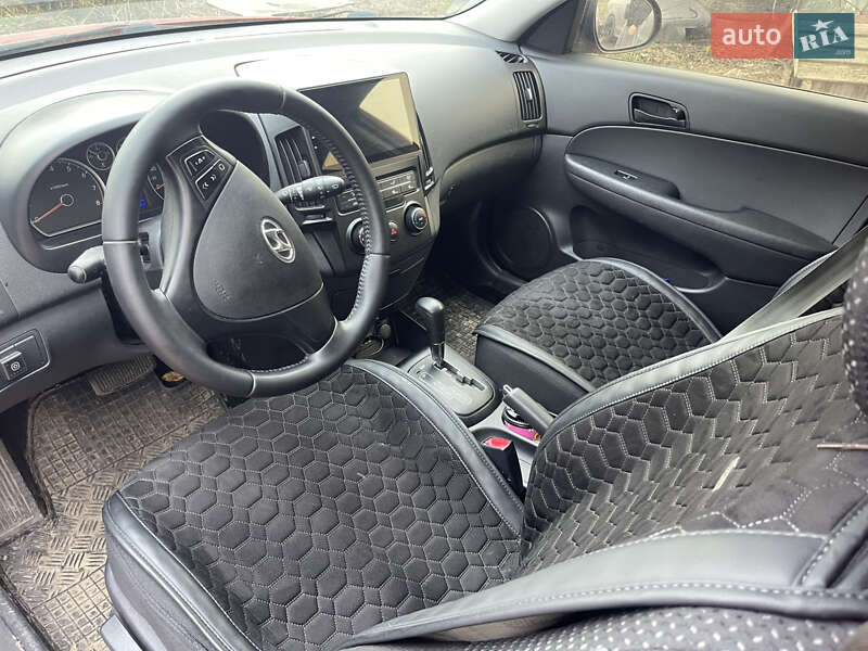 Хетчбек Hyundai i30 2010 в Броварах