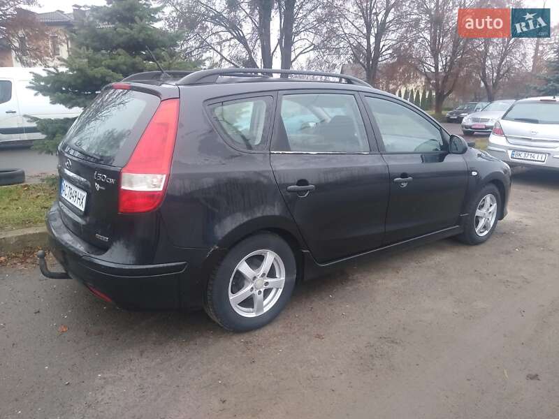 Универсал Hyundai i30 2010 в Луцке