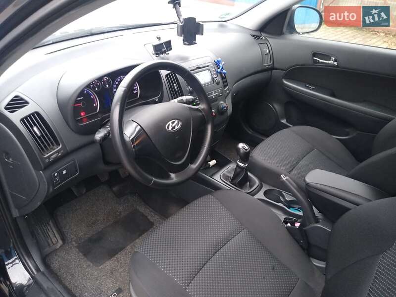 Универсал Hyundai i30 2010 в Луцке