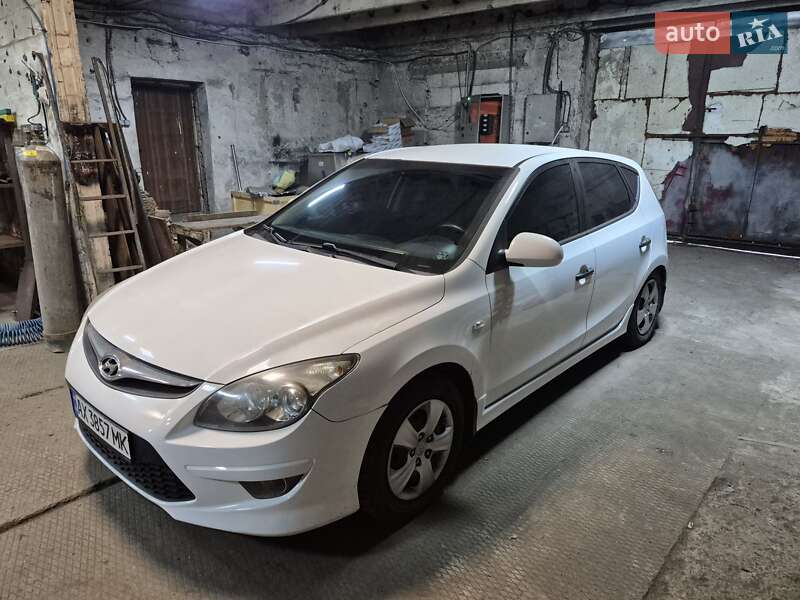 Хетчбек Hyundai i30 2010 в Харкові