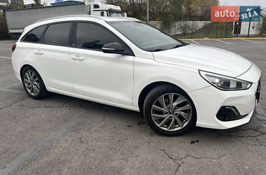 Универсал Hyundai i30 2018 в Ужгороде