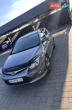 Хэтчбек Hyundai i30 2011 в Кривом Роге