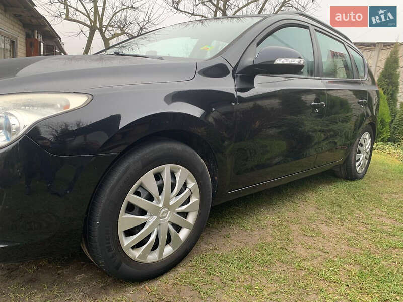 Универсал Hyundai i30 2008 в Луцке