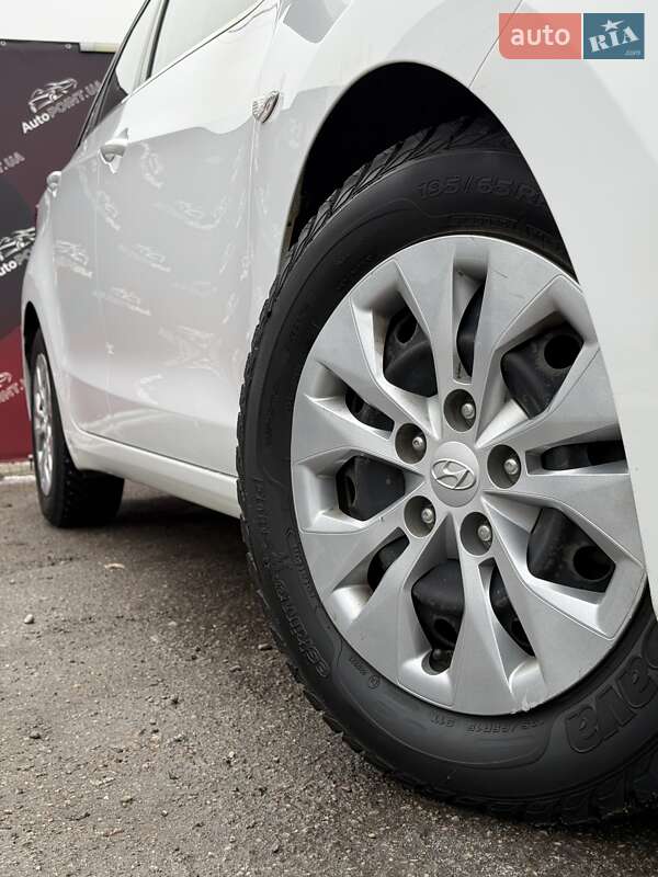 Універсал Hyundai i30 2015 в Сумах