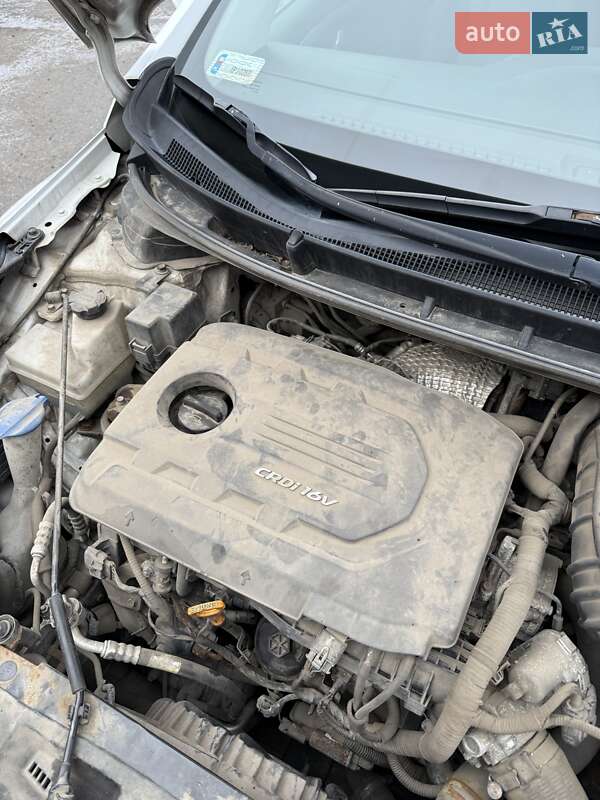 Універсал Hyundai i30 2015 в Сумах