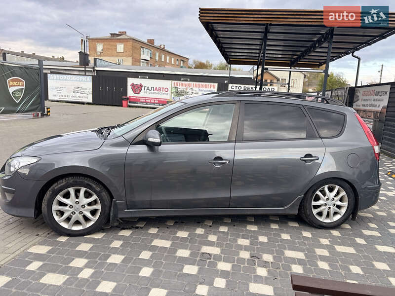Універсал Hyundai i30 2011 в Шепетівці