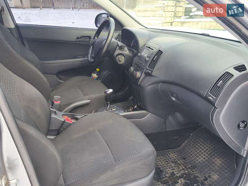 Універсал Hyundai i30 2011 в Жовтих Водах