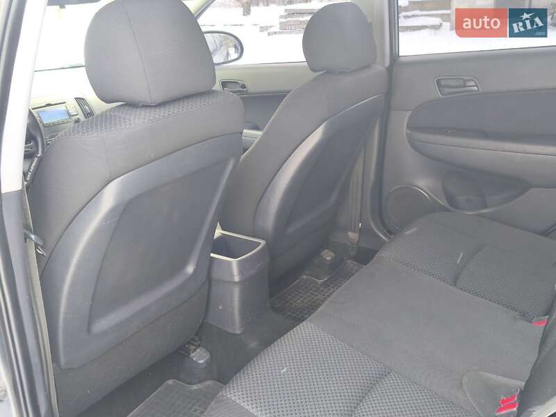 Універсал Hyundai i30 2011 в Жовтих Водах