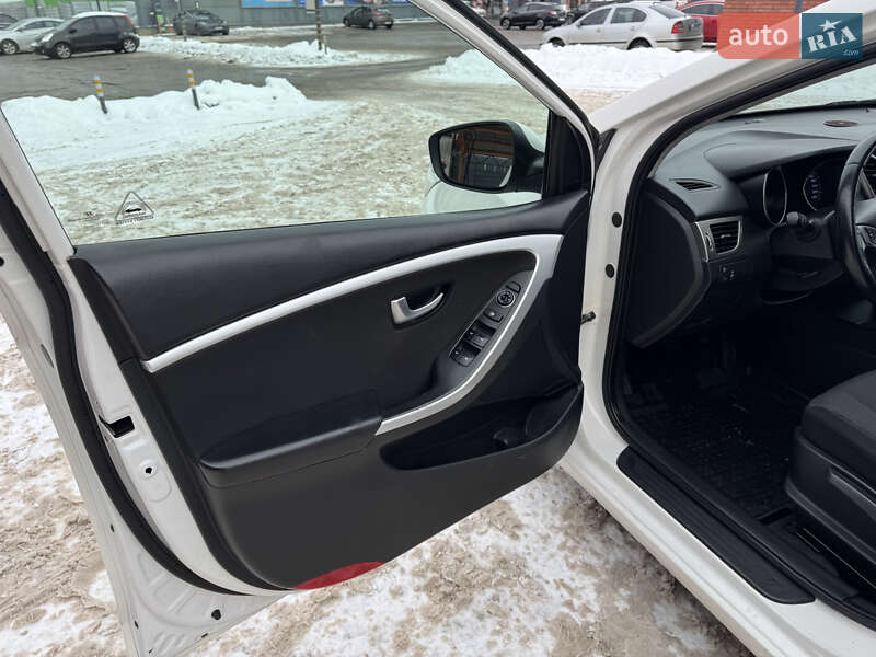 Универсал Hyundai i30 2013 в Харькове фото 23 Универсал Hyundai i30 2013 в Харькове