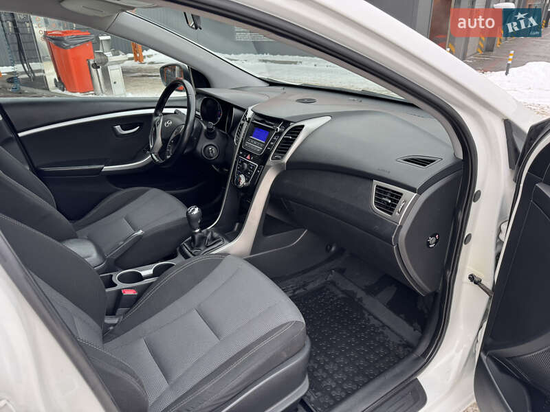 Универсал Hyundai i30 2013 в Харькове фото 25 Универсал Hyundai i30 2013 в Харькове
