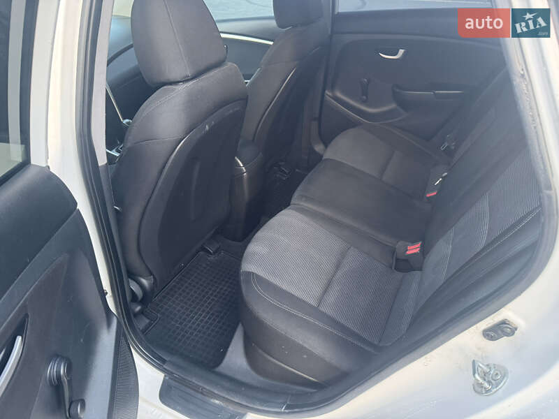 Универсал Hyundai i30 2013 в Самборе фото 12 Универсал Hyundai i30 2013 в Самборе