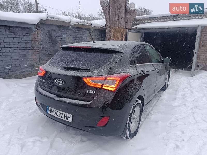 Хэтчбек Hyundai i30 2012 в Коростене