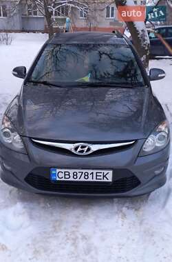 Универсал Hyundai i30 2010 в Чернигове