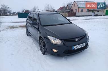 Хэтчбек Hyundai i30 2010 в Чернобае